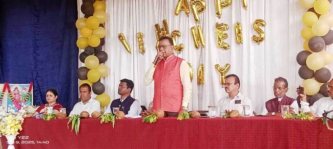 सरस्वती शिशु मंदिर कांकेर में शिक्षक दिवस पर शिक्षकों का सम्मान गुरू हमारे मार्गदर्शक होते हैं -अशोक राठी